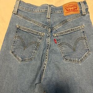 Levi's Ribcage Straight Ankle Jeans size 25